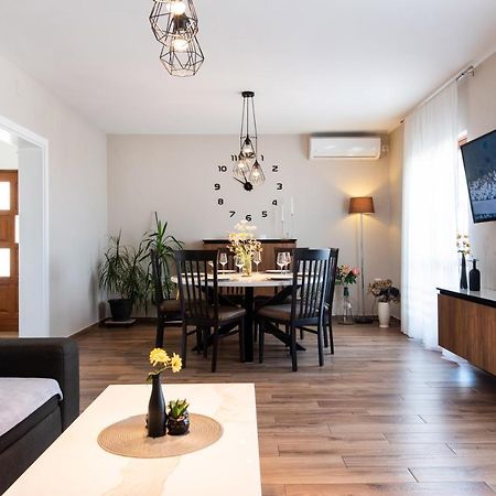 Superior Apartment Sincic Пореч Екстериор снимка