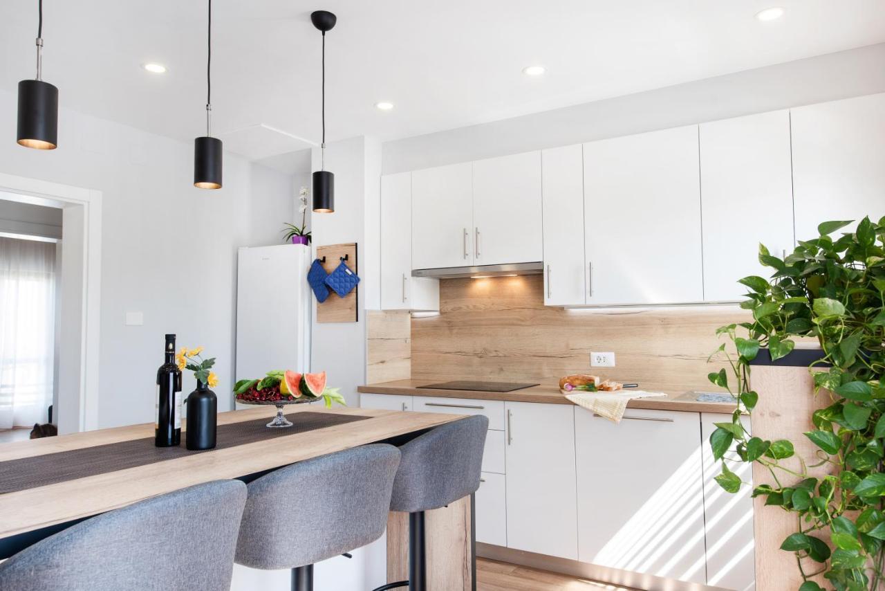 Superior Apartment Sincic Пореч Екстериор снимка