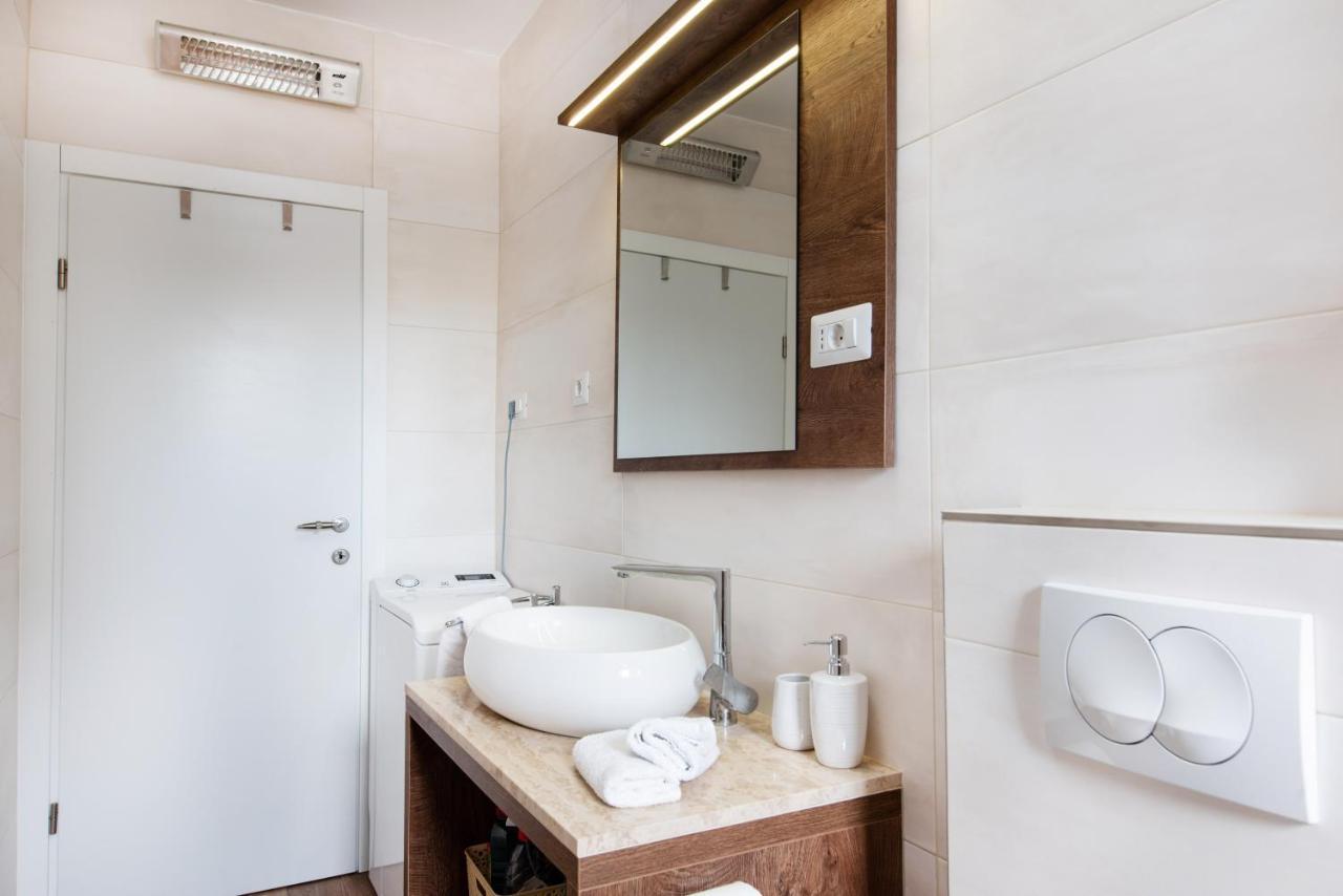 Superior Apartment Sincic Пореч Екстериор снимка
