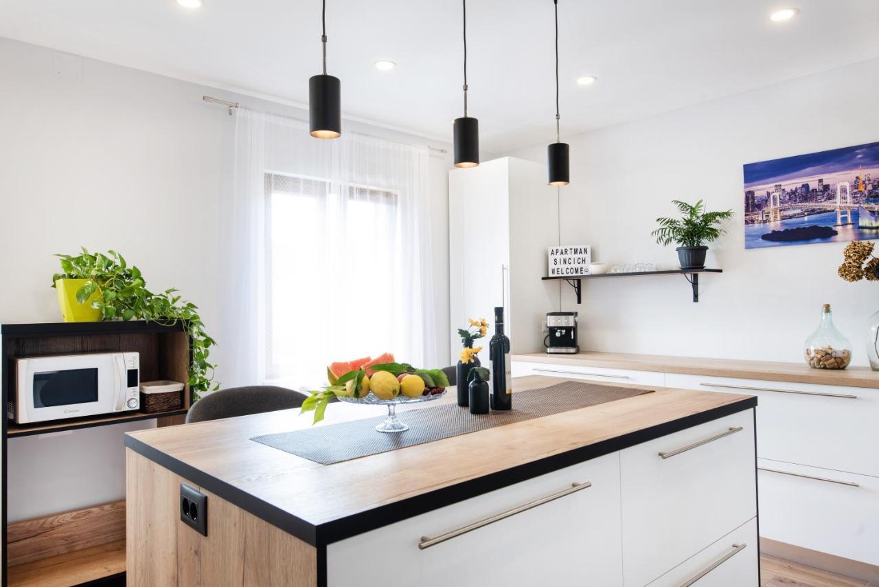 Superior Apartment Sincic Пореч Екстериор снимка