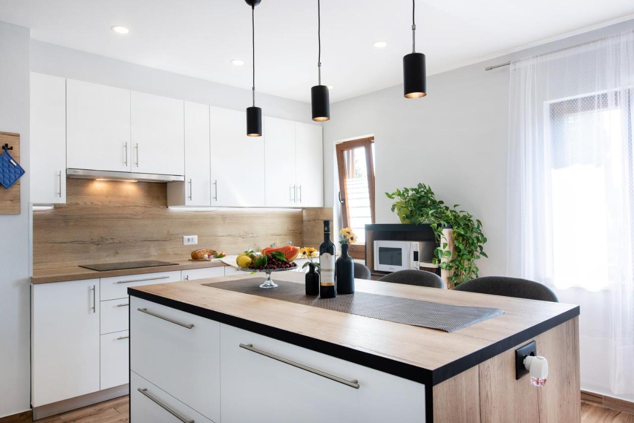 Superior Apartment Sincic Пореч Екстериор снимка